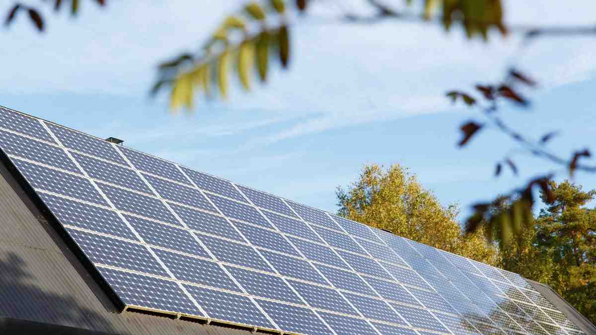 Can solar panels fly off?