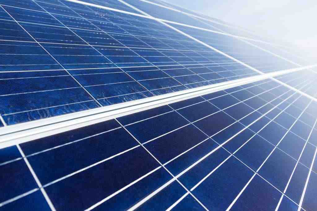 How long does a solar panel last?