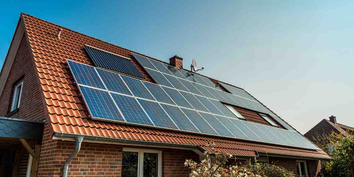 How long does it take for a solar panel to pay itself back?