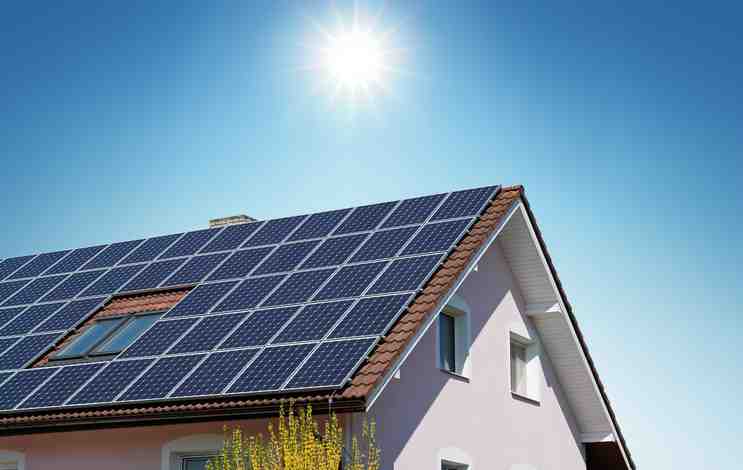 How many kWh does a 8kW solar system produce?