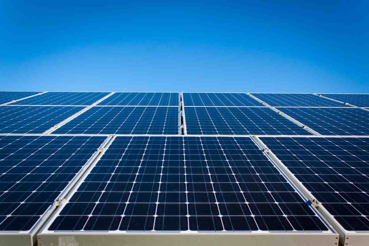 What is the new law in California regarding solar panels that will take place in 2020?
